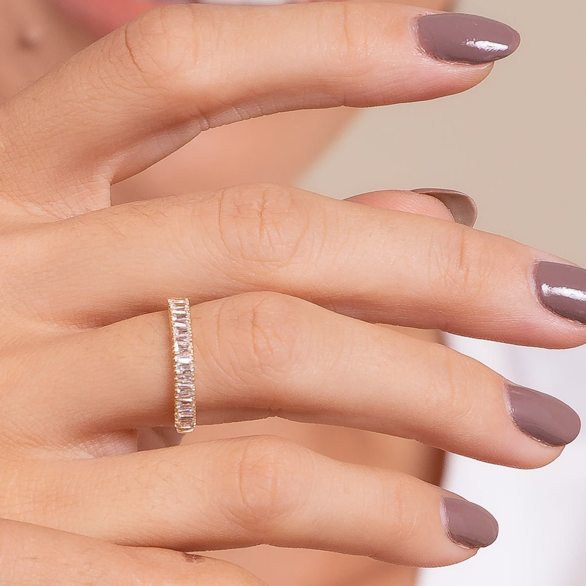 anel pedras craveadas em Ouro 10K